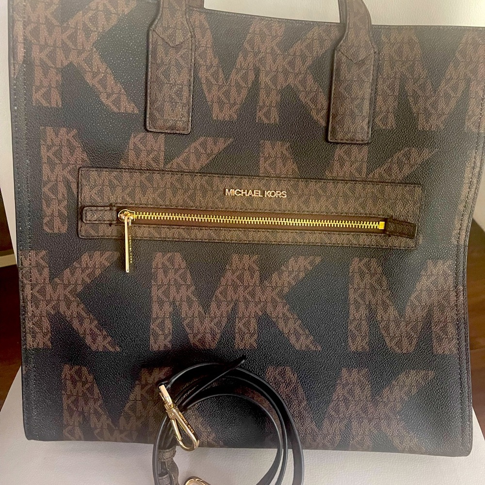 Michael Kors Kenly Signature Tote Brown